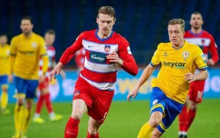 FB体育官方网站-斯特拉斯堡主场大胜尼姆，积攒实力