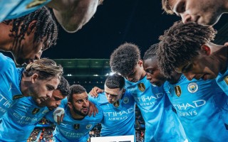 FB体育平台-曼彻斯特城队冲刺亚冠，球迷期待冠军归来