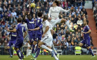 FB体育官方网站-欧洲足球比赛中的强强对话持续上演