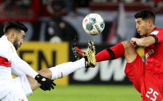 FB体育-勒沃库森客场2-2逼平了斯图加特，硬仗难解