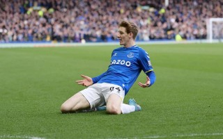 FB体育官网-当晚埃弗顿主场胜出，保级前景脱离泥沼