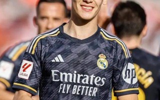 FB体育官网-新晋球星再次破门，成为球队得分保障