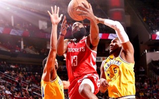 FB体育-火箭防守沦陷再遭溃败，卫冕雄心受挫