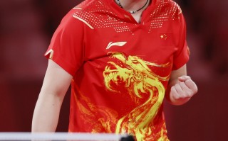 FB体育官网-火箭前锋速战速决，完胜对手夺取胜利