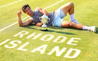 FB体育平台-篮网球员成功康复，重返球场备战季后赛