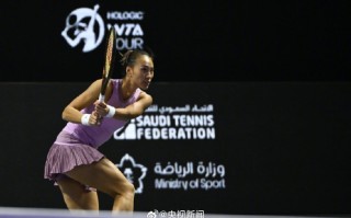 FB体育平台-中东风采依旧，铿锵有力向冠军发起冲击！