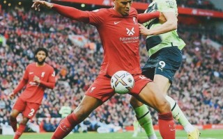 FB体育官网-利物浦主帅积极备战欧冠关键战役