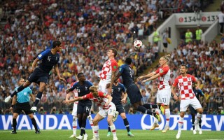 FB体育官网-西班牙力克克罗地亚晋级四强，法国胜瑞士获得半决赛资格