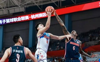 FB体育平台-法尔柯克尘埃落定，球队走出低谷