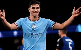 FB体育-水晶宫主场平局，前锋表现出色