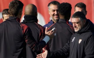 FB体育官方网站-塞维利亚客场失利，主帅态度不满