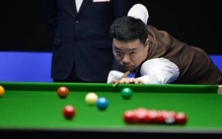 FB体育官网-深圳队在激烈对抗中占据优势，迈向胜利