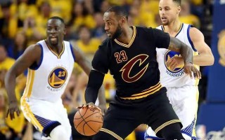 FB体育官网-勇士全队状态火爆，轻松击败对手