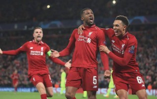 FB体育平台-谢菲联主场大捷，升至积分榜中游