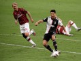 FB体育官网-AC米兰战胜对手，领先追赶者一步