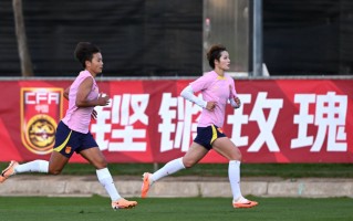 FB体育官网-中国女足队员积极备战，严格训练