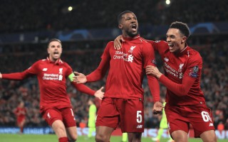 FB体育官网-巴黎圣日耳曼前锋连入三球，帮助球队获胜