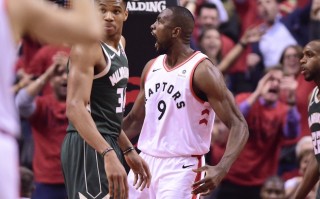 FB体育平台-猛龙大胜骑士，范乔丹两双表现