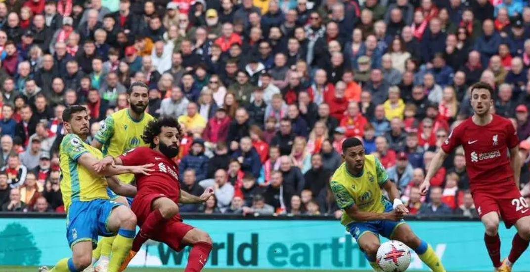 FB体育官方网站-局势逆转双杀，球队豪取关键胜利-第1张图片-FB体育官网