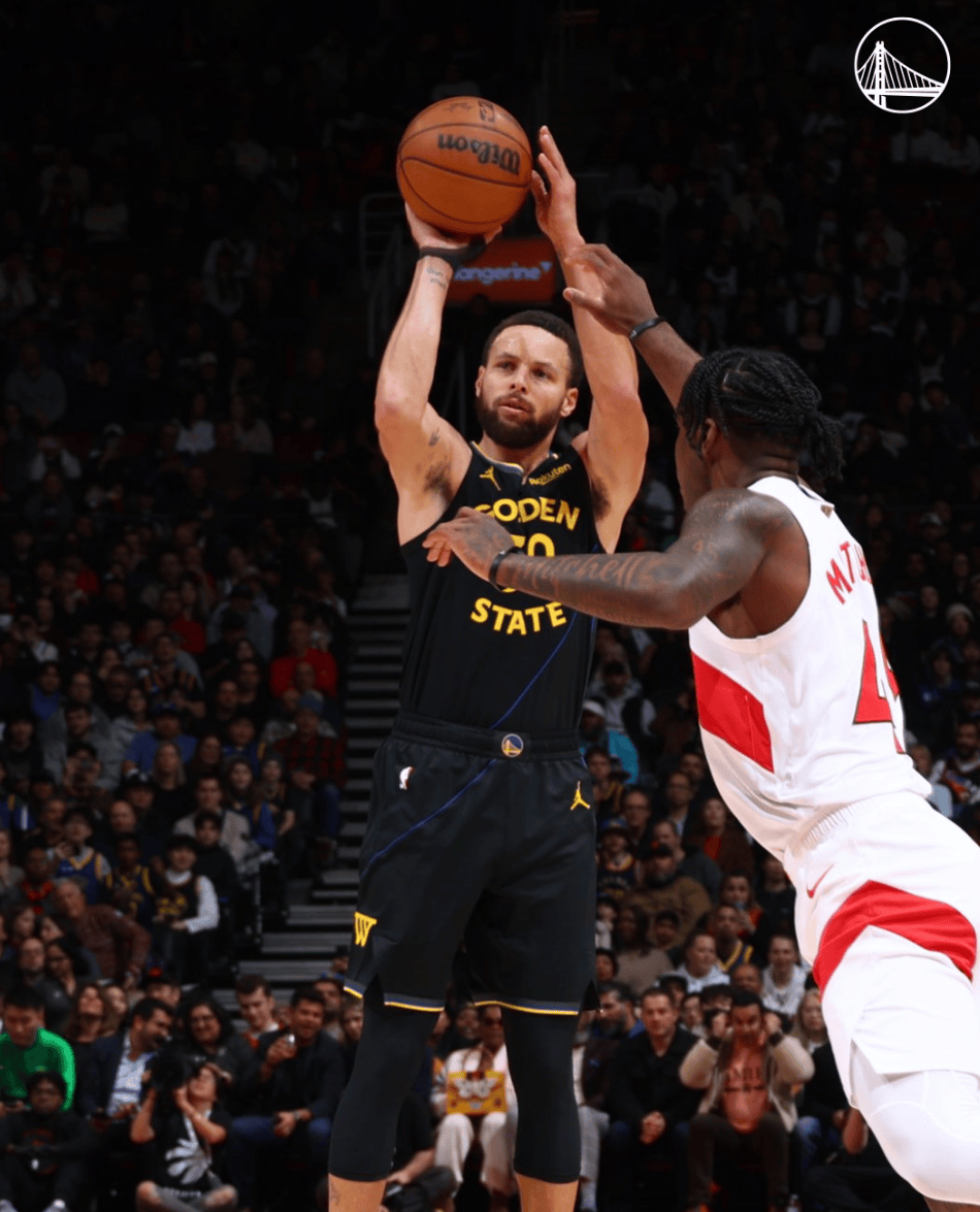 FB体育-千钧一发游泳比赛中选手决胜关键时刻-第1张图片-FB体育官网 FB体育-千钧一发游泳比赛中选手决胜关键时刻-第1张图片-FB体育官网