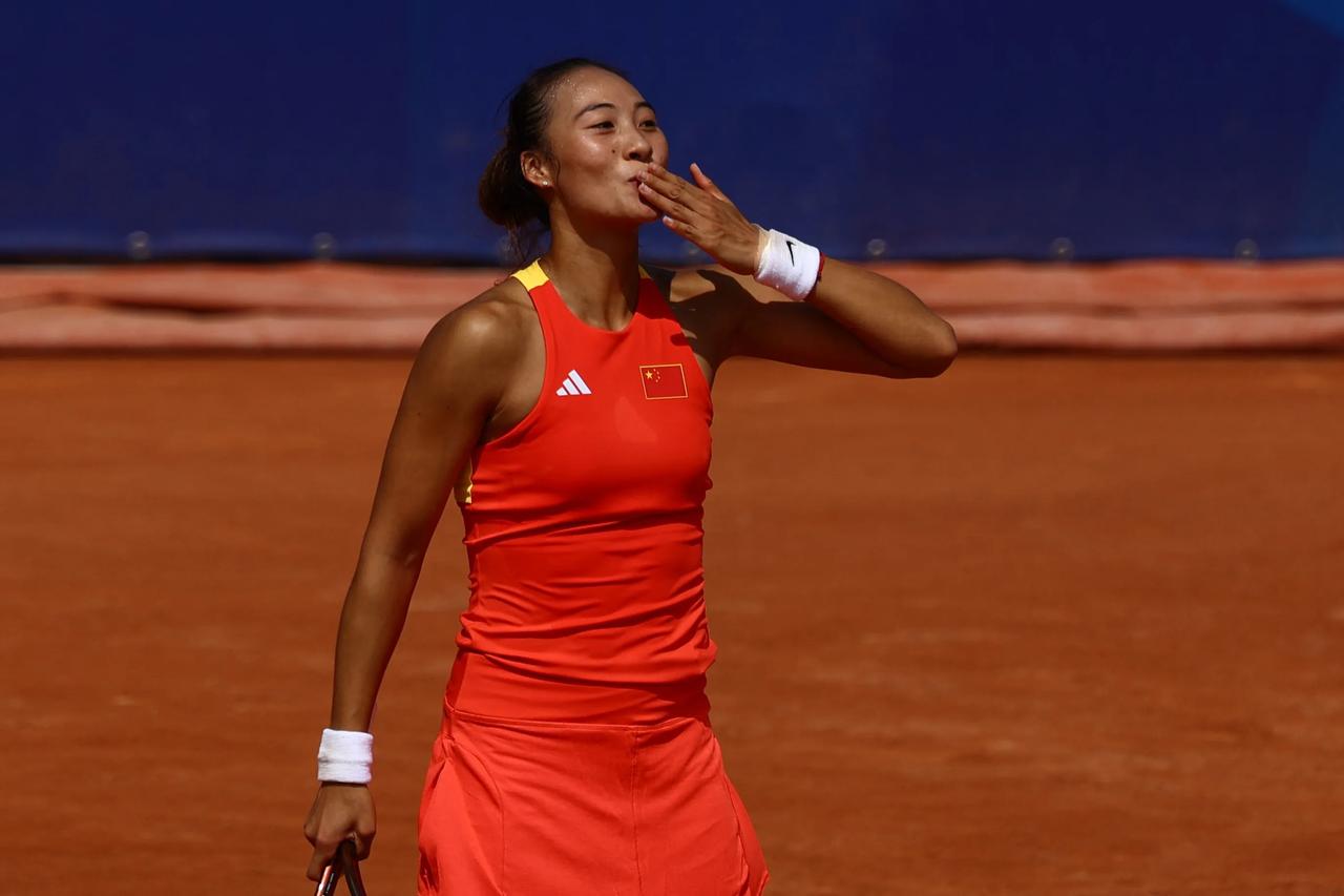 FB体育-千钧一发游泳比赛中选手决胜关键时刻-第2张图片-FB体育官网 FB体育-千钧一发游泳比赛中选手决胜关键时刻-第2张图片-FB体育官网