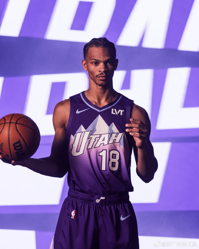 FB体育-黄蜂队球员获得月最佳称号，表现稳定-第1张图片-FB体育官网