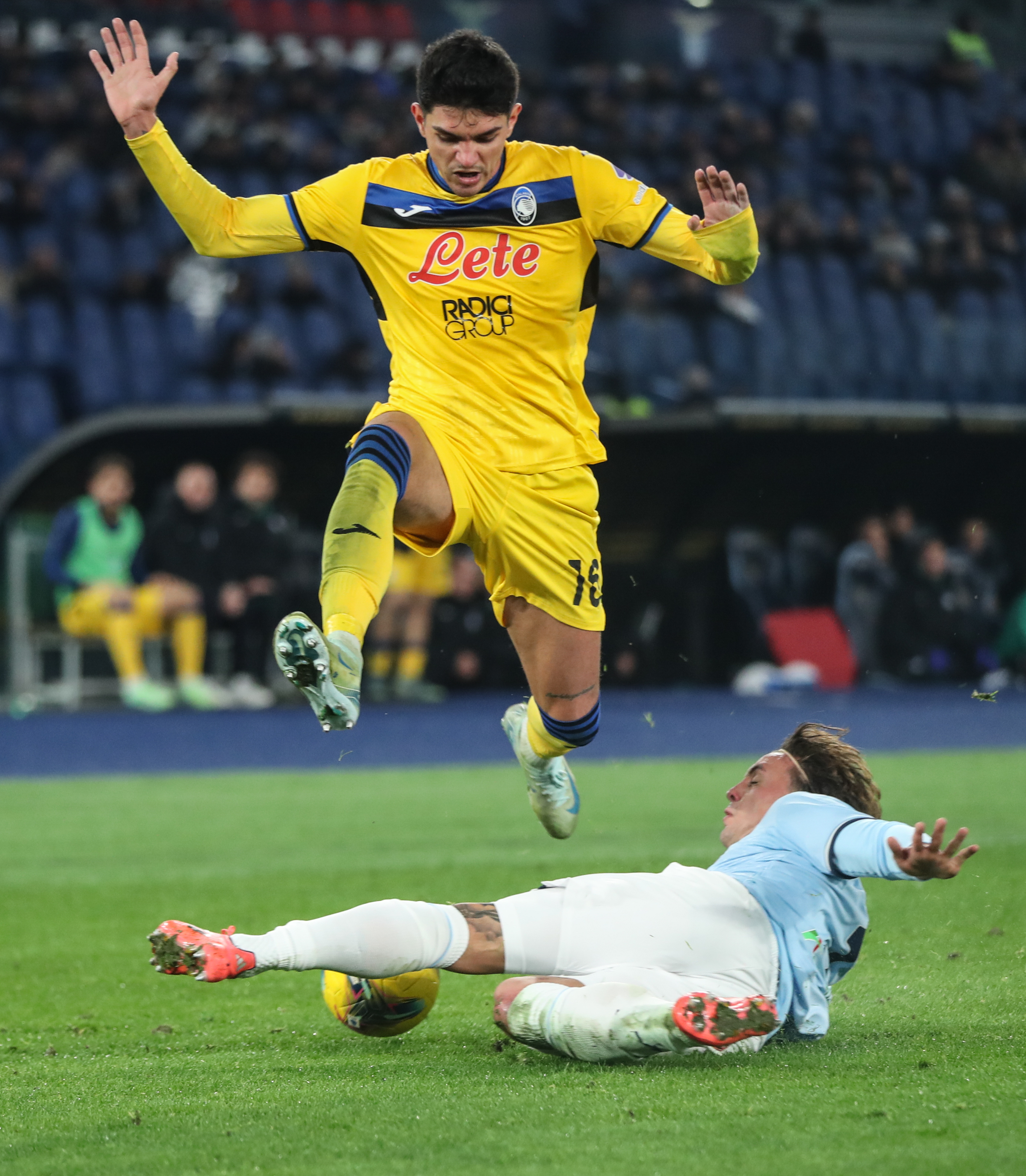 FB体育官网-意甲赛场上演激烈对决,输赢难测-第2张图片-FB体育官网 FB体育官网-意甲赛场上演激烈对决,输赢难测-第2张图片-FB体育官网