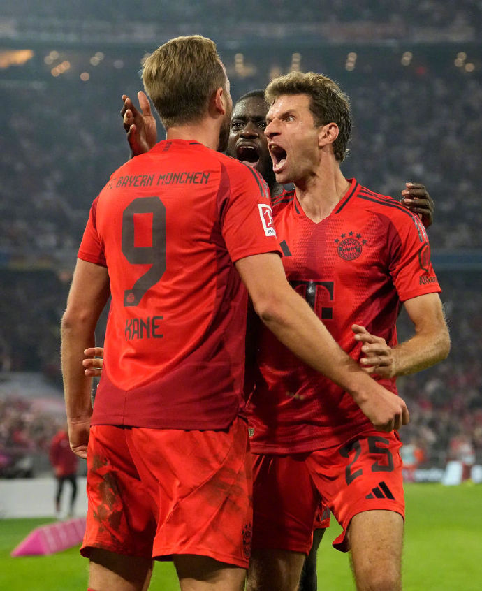 FB体育官网-拜仁慕尼黑门将关键扑救引发球迷欢呼,对胜利贡献巨大-第2张图片-FB体育官网 FB体育官网-拜仁慕尼黑门将关键扑救引发球迷欢呼,对胜利贡献巨大-第2张图片-FB体育官网