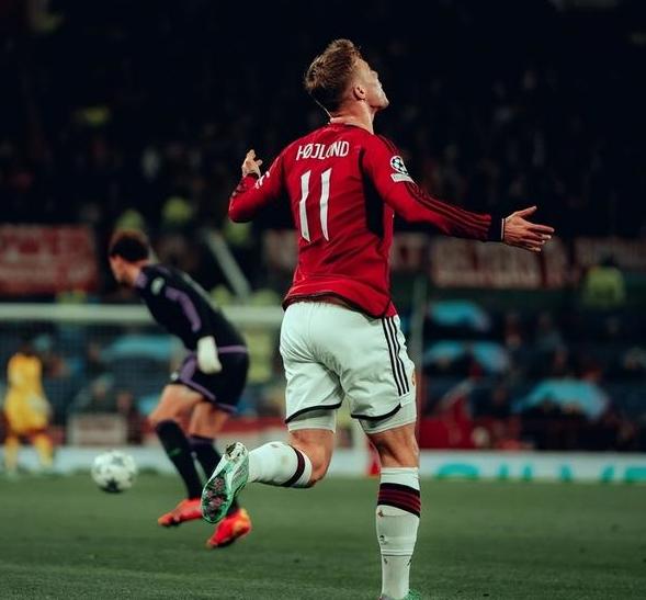 FB体育平台-曼联遗憾出局，无缘欧冠半决赛-第2张图片-FB体育官网