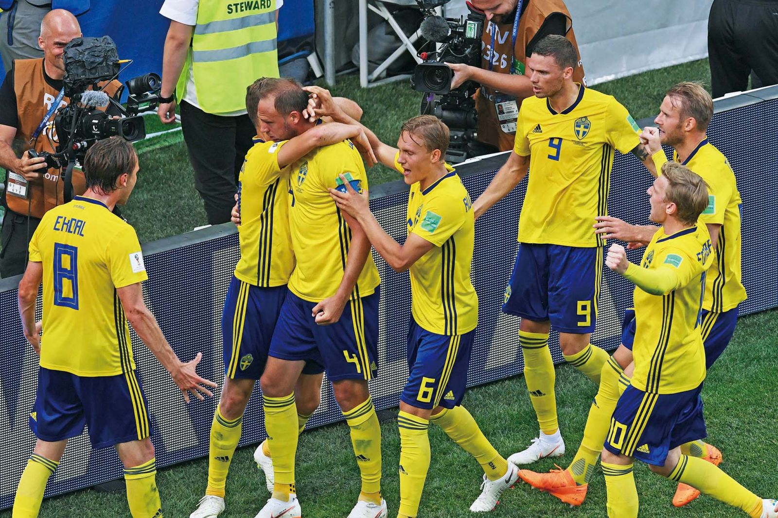 FB体育平台-瑞士队晋级正赛,斯托克撕裂对手防线-第1张图片-FB体育官网 FB体育平台-瑞士队晋级正赛,斯托克撕裂对手防线-第1张图片-FB体育官网