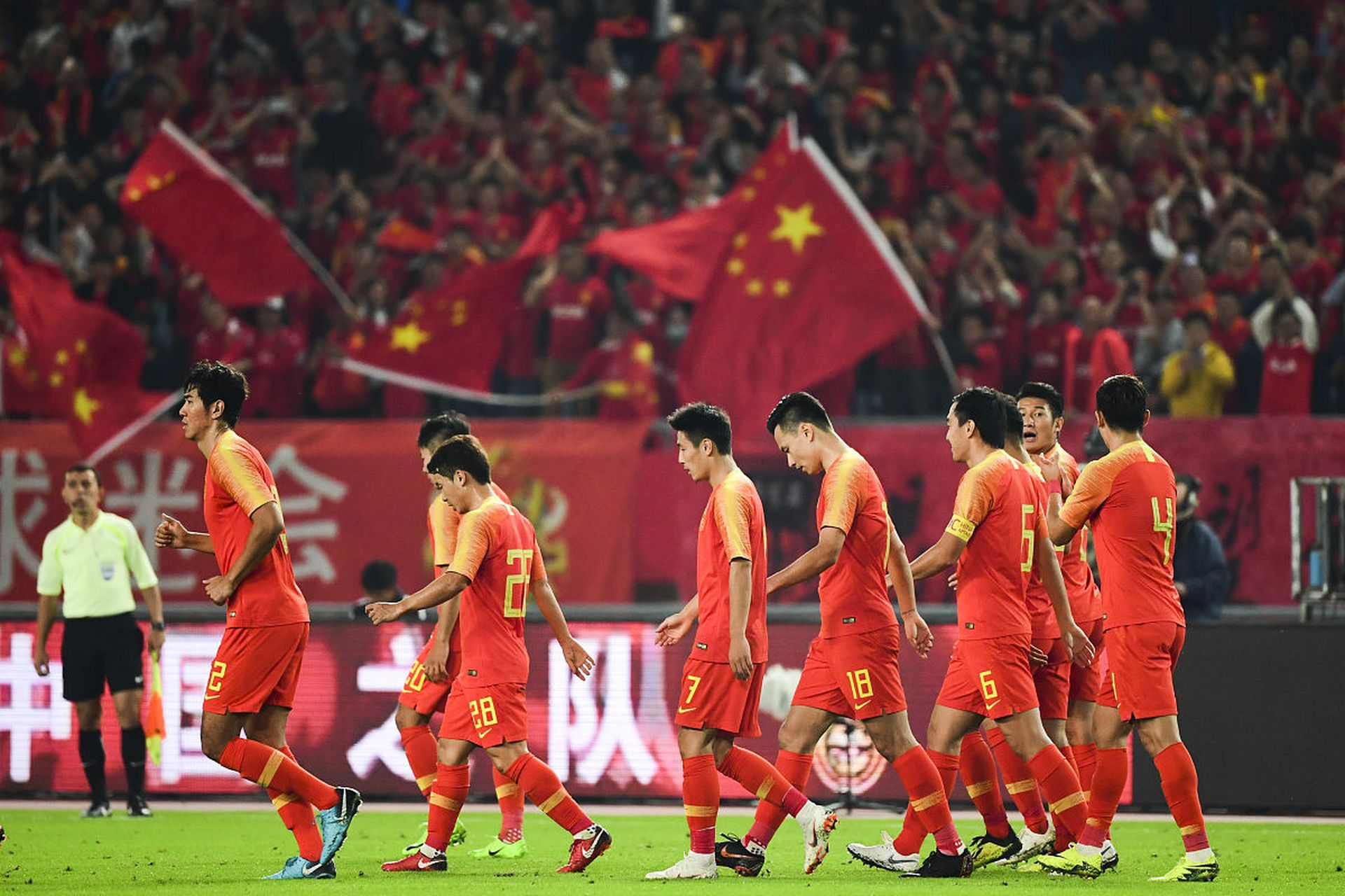 FB体育官网-中国足球上演胜利战斗,晋级赛事下一轮-第2张图片-FB体育官网 FB体育官网-中国足球上演胜利战斗,晋级赛事下一轮-第2张图片-FB体育官网