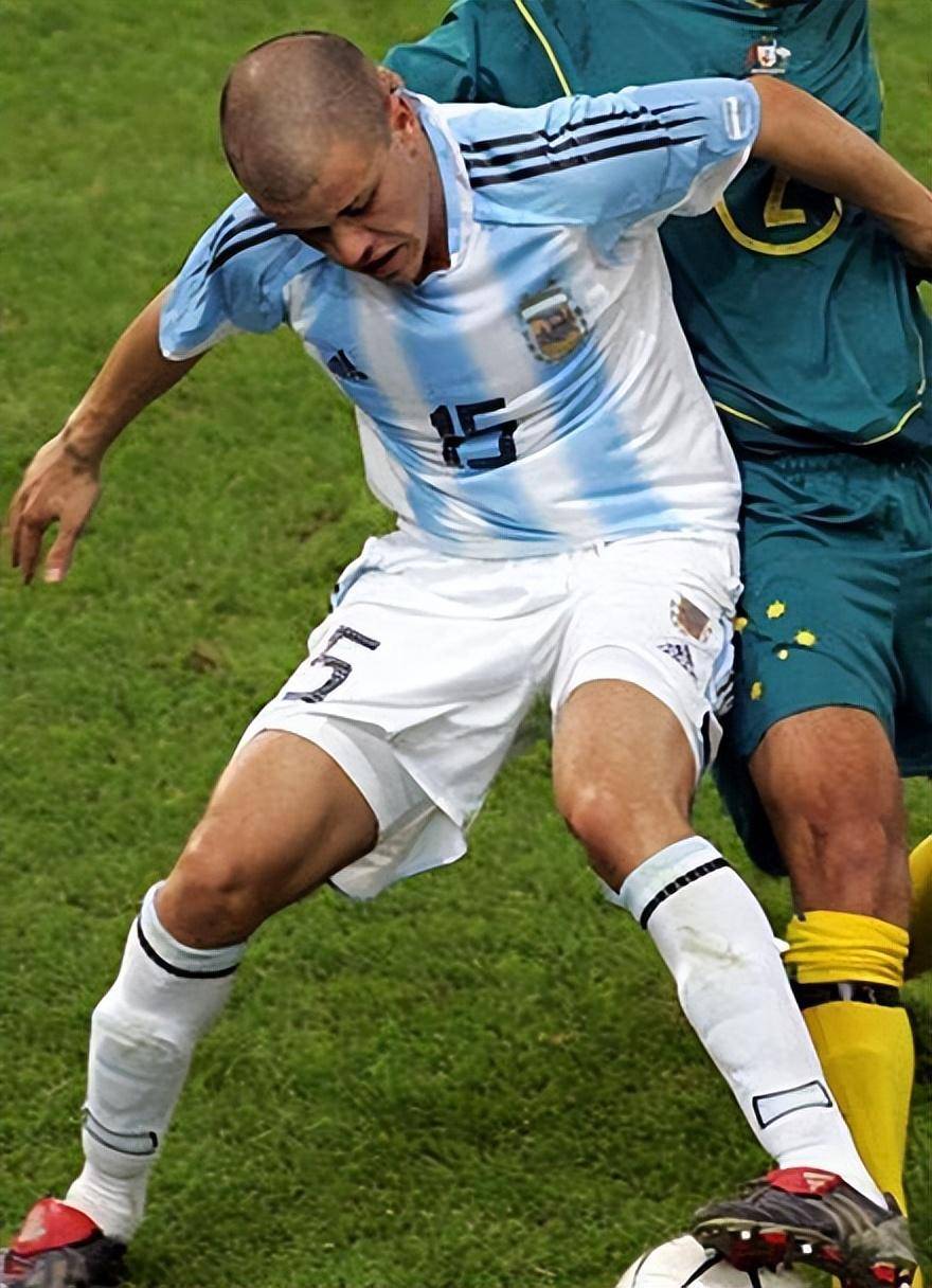 FB体育官网-日本球员在比赛中表现亮眼，成为关注焦点-第1张图片-FB体育官网