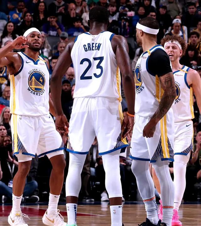 FB体育官网-西部强队再次激烈较量,勇士力克开拓者破蛇咬象-第2张图片-FB体育官网 FB体育官网-西部强队再次激烈较量,勇士力克开拓者破蛇咬象-第2张图片-FB体育官网