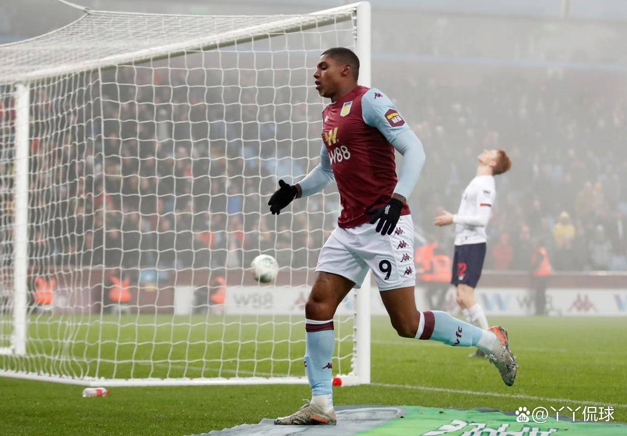 FB体育-阿斯顿维拉主帅对球队表现提出新挑战-第2张图片-FB体育官网 FB体育-阿斯顿维拉主帅对球队表现提出新挑战-第2张图片-FB体育官网