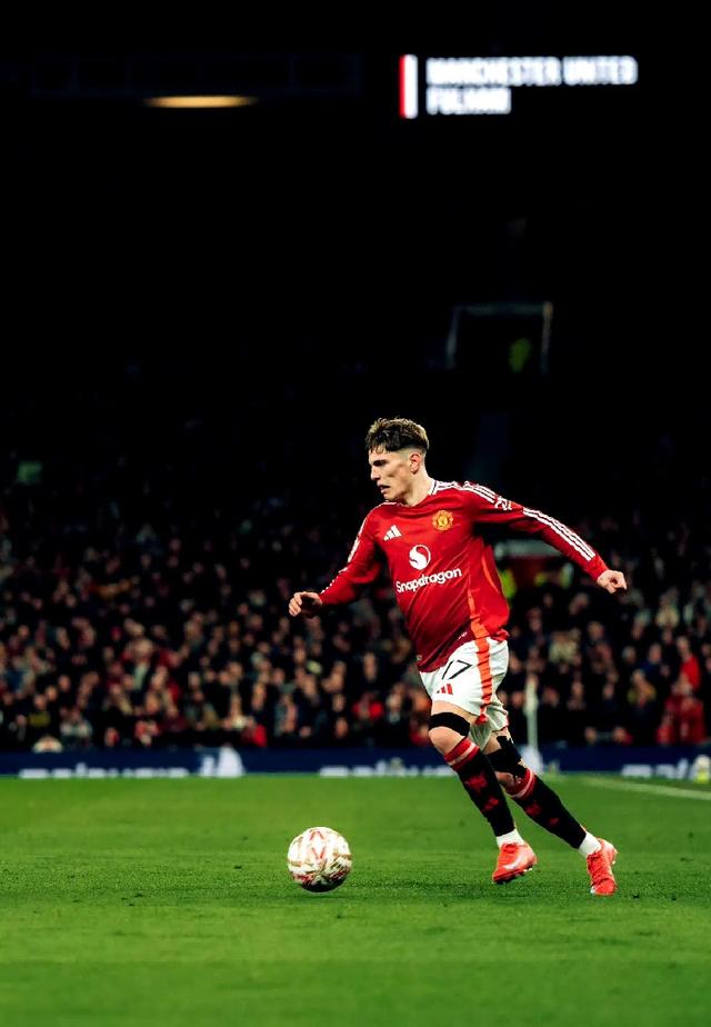 FB体育平台-足球场上风起云涌,球员表现耀眼-第2张图片-FB体育官网 FB体育平台-足球场上风起云涌,球员表现耀眼-第2张图片-FB体育官网