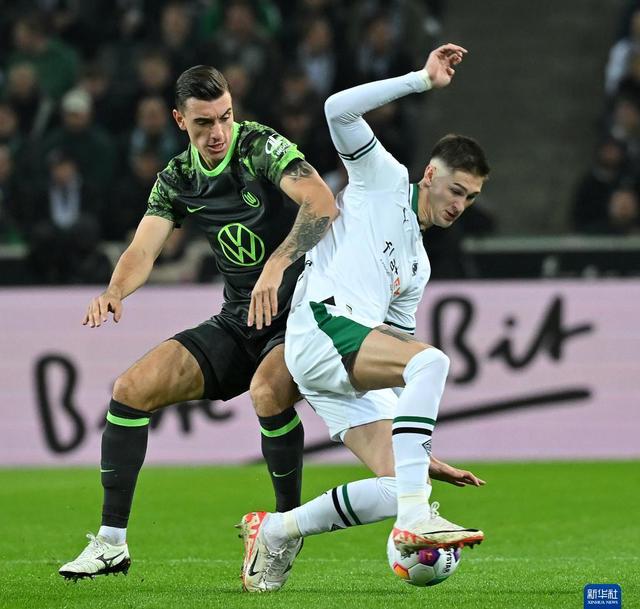 FB体育-门兴格拉德巴赫突破性表现,球迷欣喜不已-第1张图片-FB体育官网 FB体育-门兴格拉德巴赫突破性表现,球迷欣喜不已-第1张图片-FB体育官网