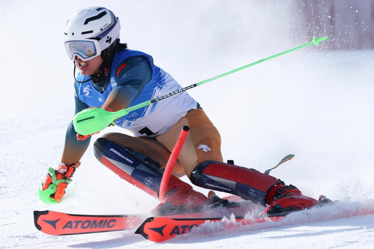 FB体育-冰岛滑雪选手冲刺无惧，跻身前三-第2张图片-FB体育官网