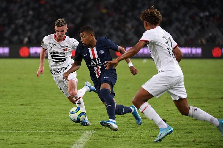 FB体育官网-南特对圣艾蒂安，重返法甲的挑战-第1张图片-FB体育官网